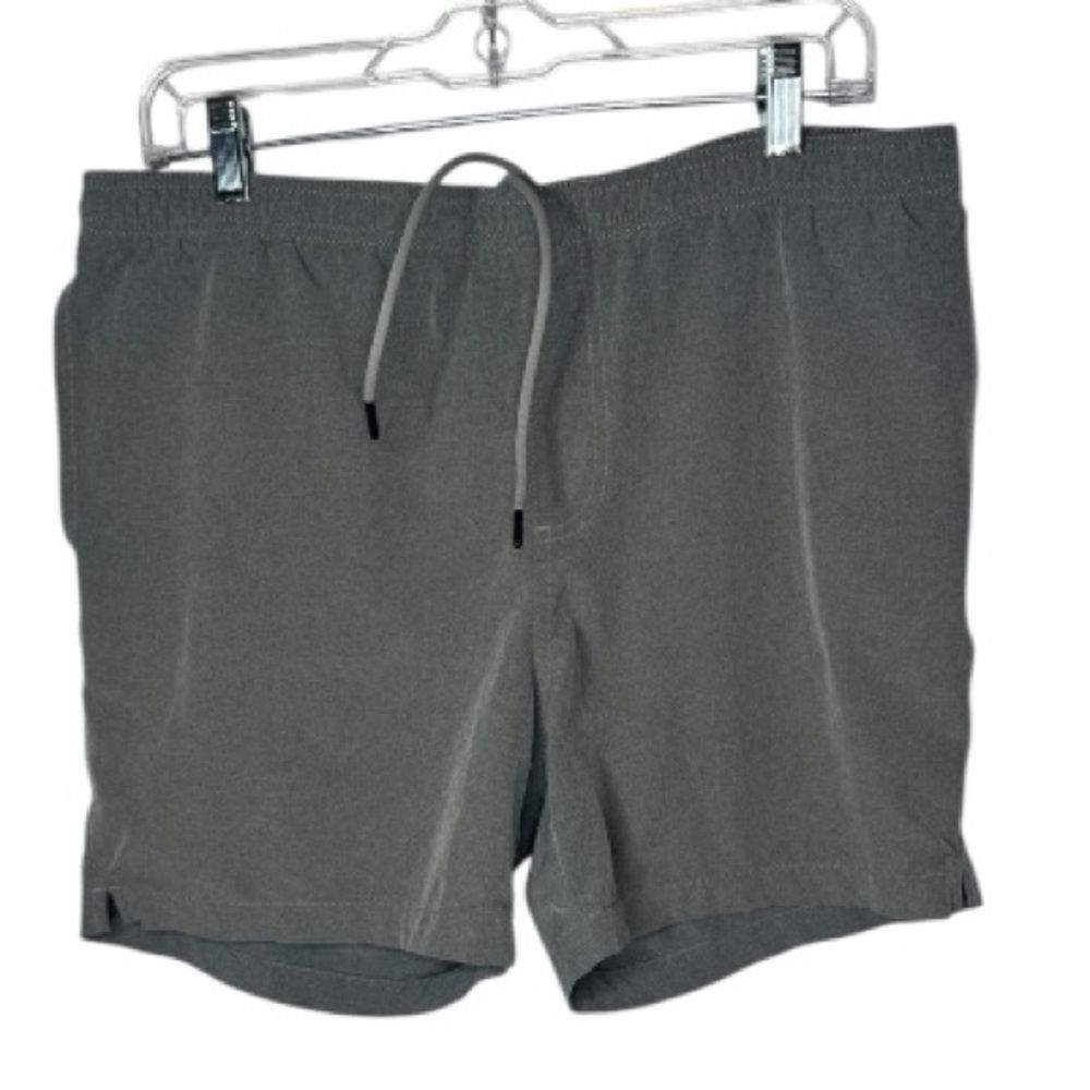 Chubbies The Stonehenges 5.5” Hybrid Athletic Grey Swim/Gym Shorts. Size Medium.